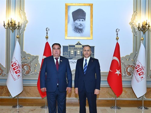 احمدزدا رجبو(Ahmadzoda Rajabboy) رئیس منطقه SUGD تاجیکستان با استاندار یرلی کایا دیدار کرد