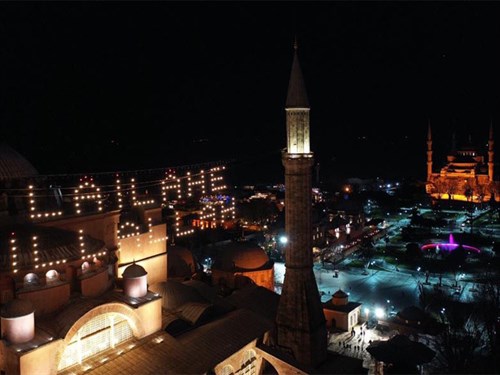تعداد بازدید کنندگان از مسجد باشکوه که نماد استانبول است به 104.325 نفر رسید.